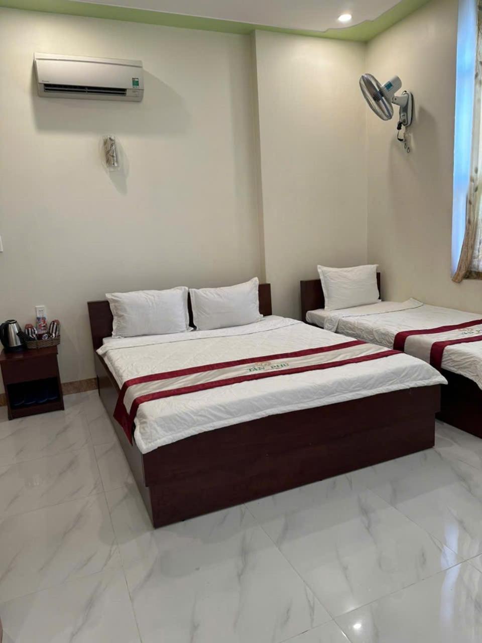 Hotel Tan Phu ラジー エクステリア 写真