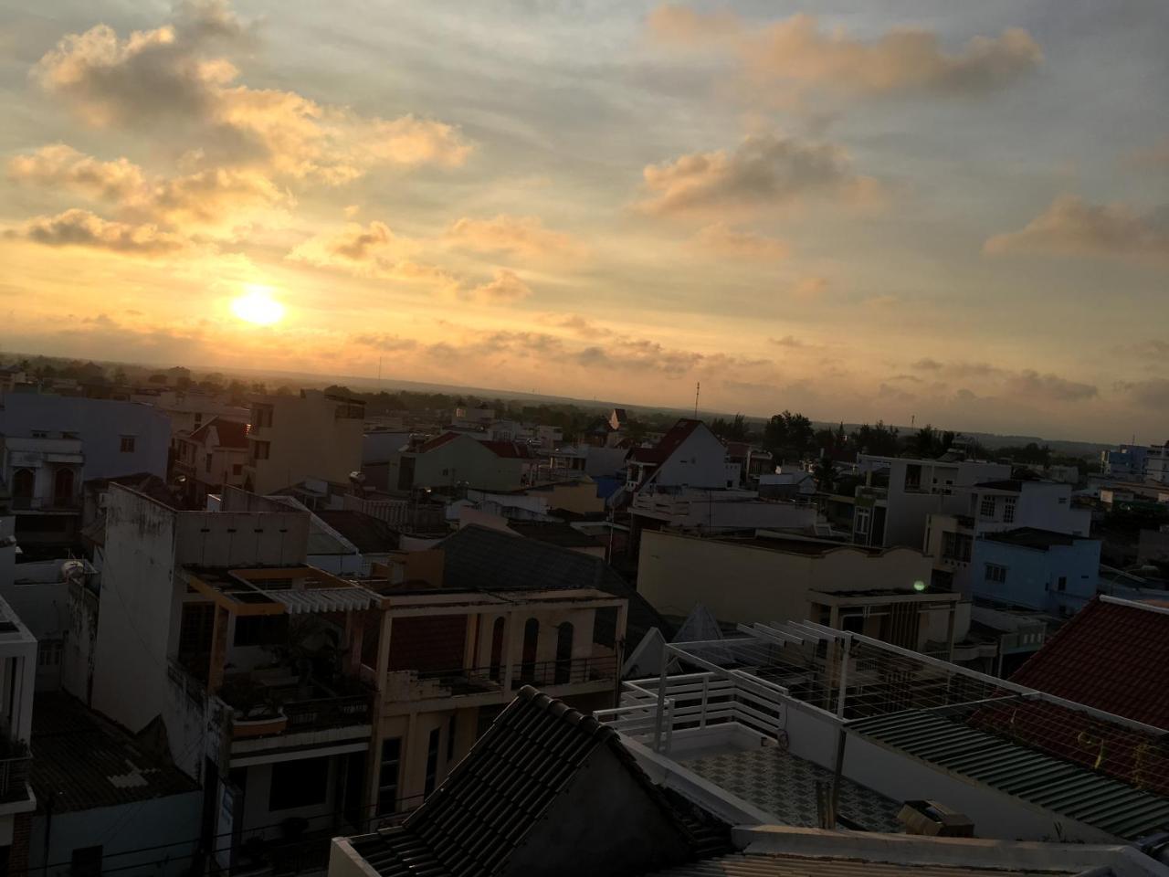 Hotel Tan Phu ラジー エクステリア 写真